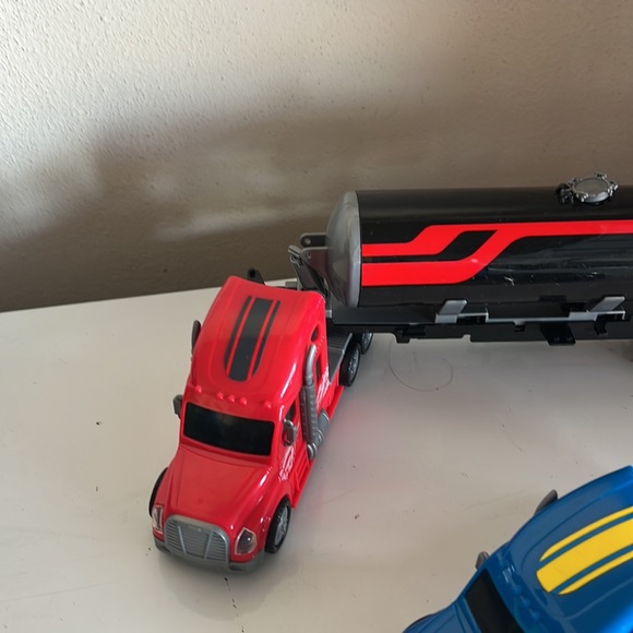 Truck toys 2 semi trucks with tank great shape fun to play use ur imagination - Picture 5 of 8
